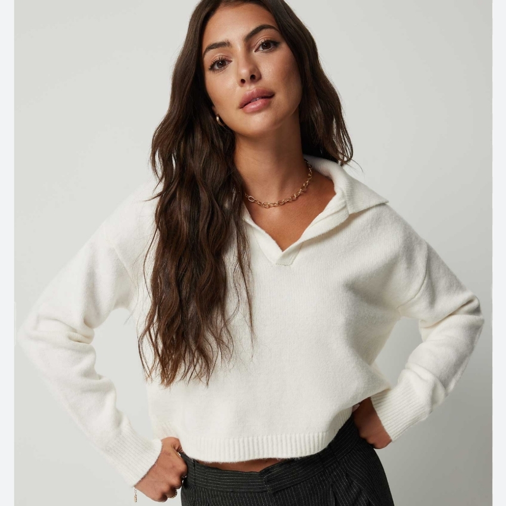 Cropped Ivory V-Neck Collared Sweater